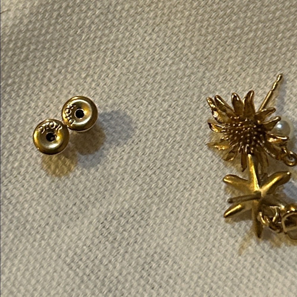 DIOR CHARDONS EARRINGS Gold-Finish Metal and White Resin Pearls - Picture 8 of 8